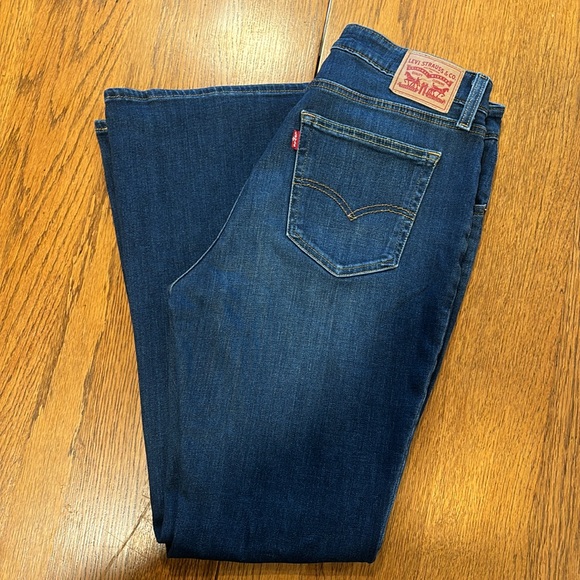 Woman’s Levi 726 Flare Jeans - Picture 2 of 7